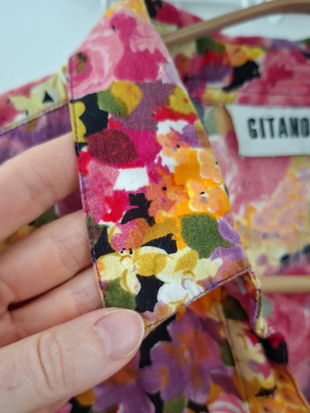 Vintage 80's/90's Vibrant Floral Button-up Shirt Flowy Rayon Blend (Size M) - Picture 3 of 7